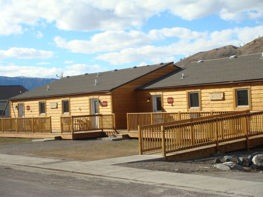 Yellowstone Condos & Suites Gardiner Exterior photo