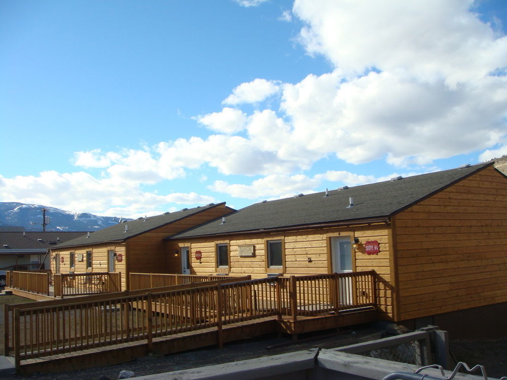 Yellowstone Condos & Suites Gardiner Exterior photo